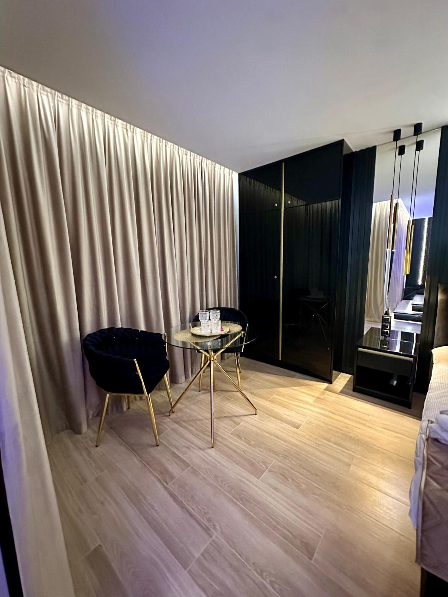 Masarska 6 Vip Apartamenty Jacuzzi Cracóvia Exterior foto